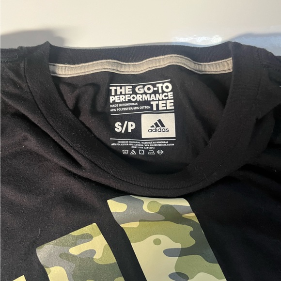 4 ADIDAS boys medium and small T-shirts - 4/$30 - Picture 6 of 6